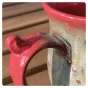 4 ręcznie robiony kubek ceramiczny w odcieniach czerwieni i zieleni w ciapki - POTERIA.webp