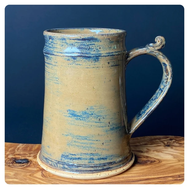 kubek kufel ceramiczny rękodzieło brązowy.jpg