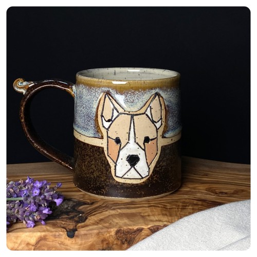 kubek ceramiczny kamionka z pieskiem Amstaff.jpg